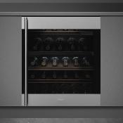 Cava de Vinos 24" (60 cm) Marca: Smeg Modelo: CVIU338RX1 Color: Acero Inoxidable